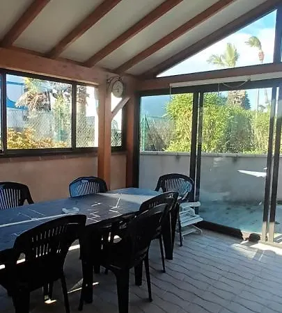 Patios De La A 200 M De La Plage- Clim - Wifi - Parking Semesterbostad